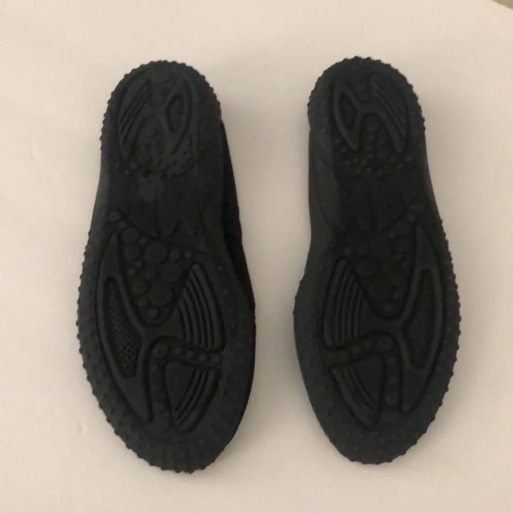 Boys 5-6 Small Black Water Shoes